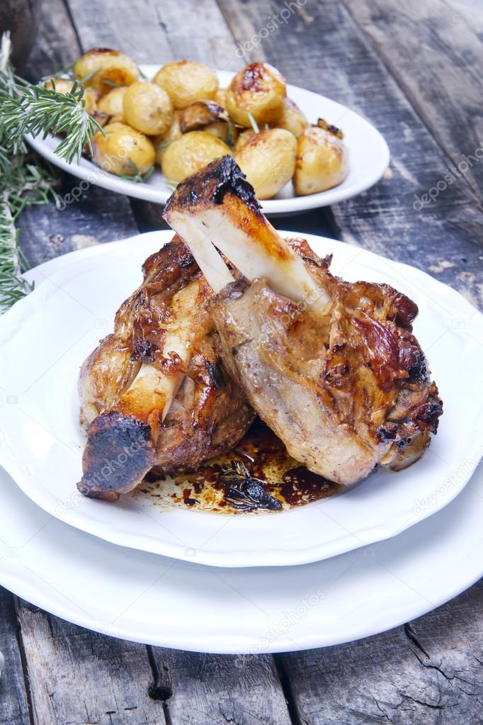 Baked meat, pork knuckle — Stock Photo © Fotografiche 17348543