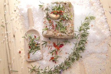 Akdeniz diyeti, pastırma otlar ile.