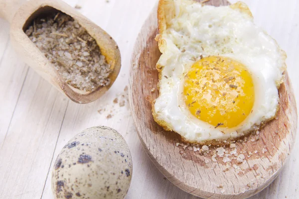 Huevos de codorniz —  Fotos de Stock