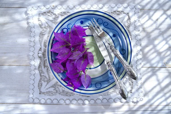 First Course With Bougainvillea — Stock Photo, Image