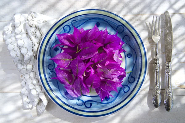 First Course With Bougainvillea — Stock Photo, Image