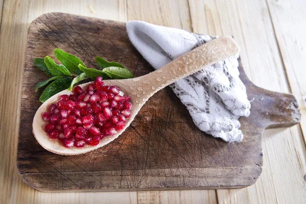 Produkt der Herbstsaison Granatapfel — Stockfoto