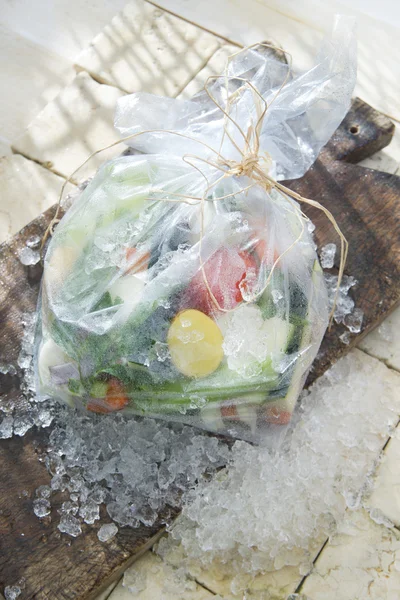 Verduras mixtas en bolsa protectora —  Fotos de Stock