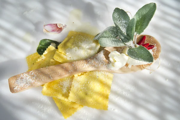 Ravioli With Butter And Sage — Stock Photo, Image