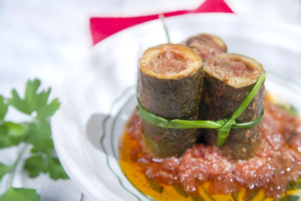 Courgette gevuld met vlees — Stockfoto