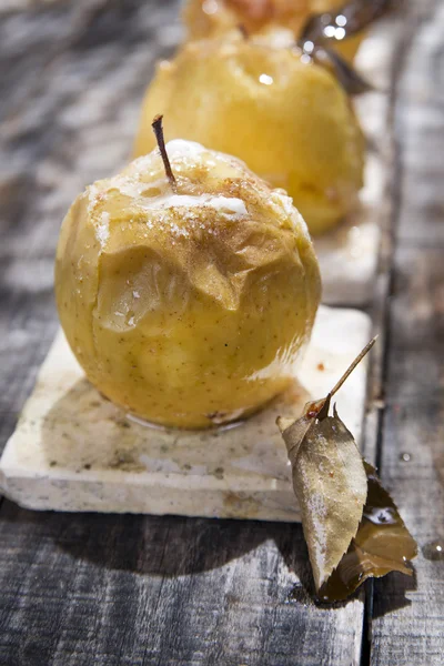 Pieczone jabłka — Zdjęcie stockowe