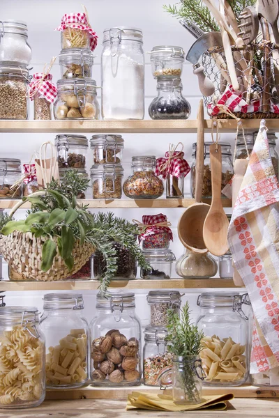 Kleine Speisekammer — Stockfoto