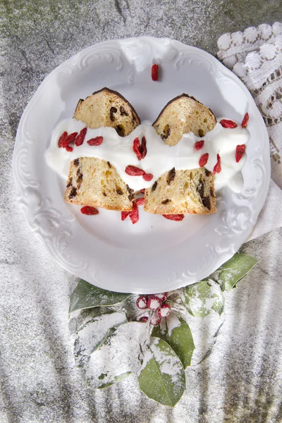 Dolce tipico della stagione natalizia, una piccola torta — Foto Stock