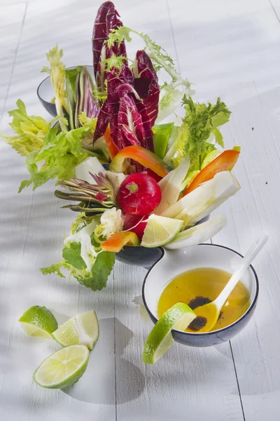 Zálivkou s míchanou zeleninou — Stock fotografie