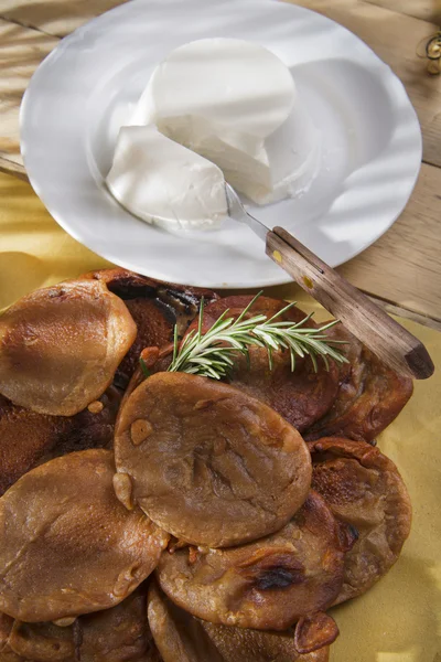 Pannkakor med kastanj mjöl — Stockfoto