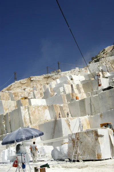 Cantera de mármol en Carrara White Italy —  Fotos de Stock