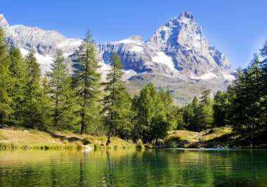 Mavi Göl manzarasına Valle d'aosta 