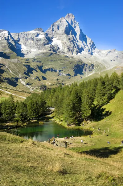 Valle d'Aosta vista lago azzurro — Foto Stock