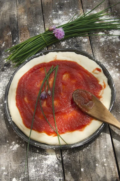 Rå pizzabotten — Stockfoto