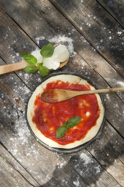 Ham pizza tabanı — Stok fotoğraf