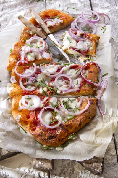 Pizza with onion — Stock Photo, Image