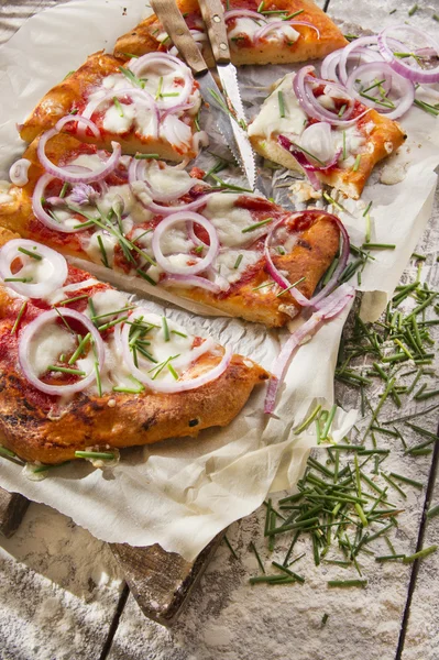 Pizza with onion — Stock Photo, Image