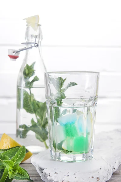 Drink mint to taste — Stock Photo, Image