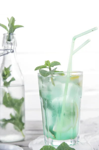 Drink mint to taste — Stock Photo, Image