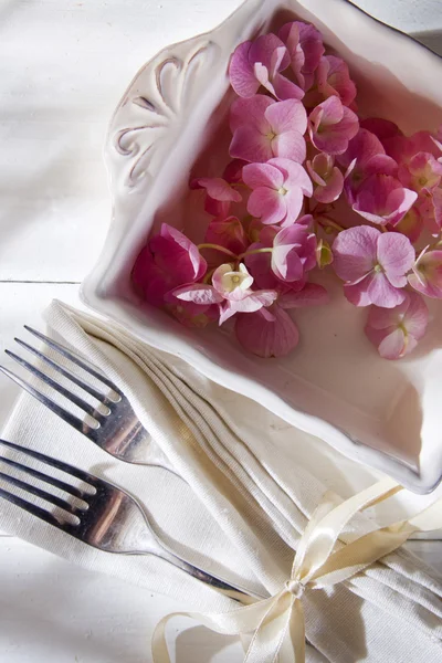 Hydrangeas for the ornament of the table — Stock Photo, Image