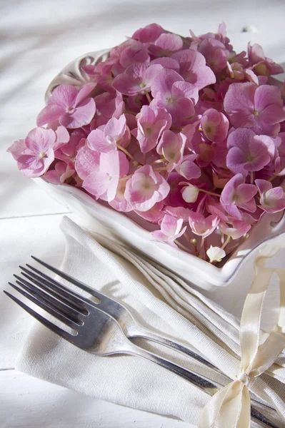Hortensje dla ozdoby stołu — Zdjęcie stockowe