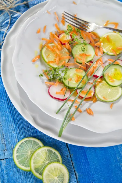 Radish and cucumber salad — Stock Photo, Image