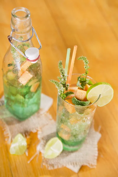 Aperitivo de menta y melón — Foto de Stock