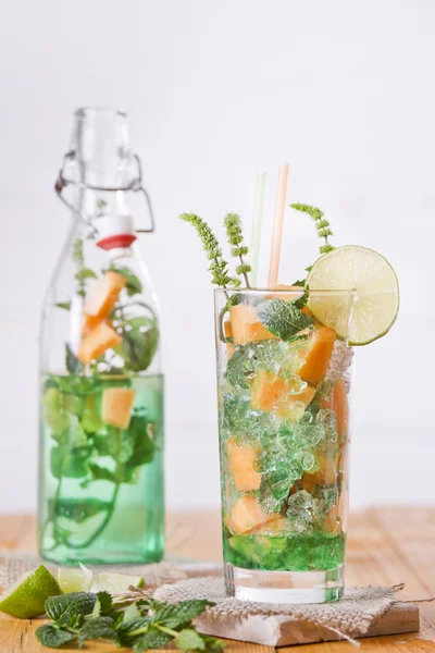 Aperitivo de menta y melón — Foto de Stock