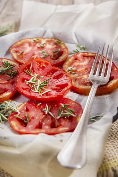 Plastry pomidorów pieczona — Zdjęcie stockowe
