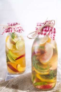 limon ve şeftali çay infüzyon 