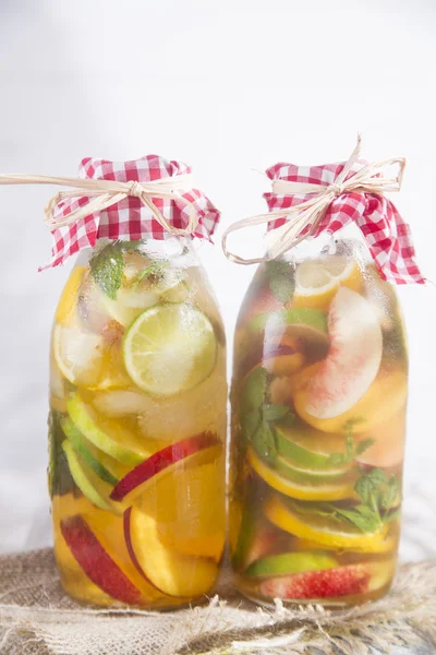 Infusión de melocotón de té y limón — Foto de Stock