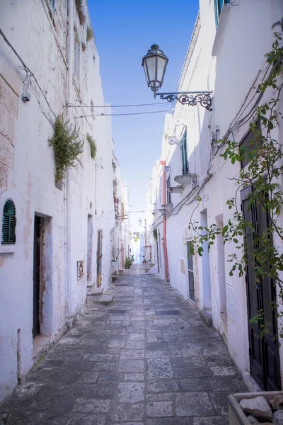 Attraverso Caratteristiche Strade Bianche Della Magica Città Ostuni Nel Salento — Foto Stock