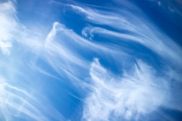 Fotografischer Blick Auf Schichten Weißer Wolken Kontrast Blauem Himmel — Stockfoto