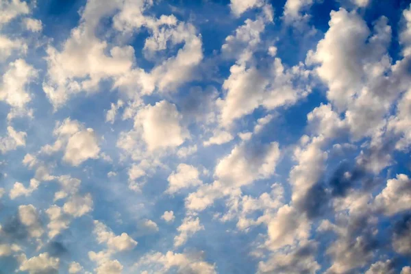 Fotoshooting Mit Kleinen Wolken Blauen Himmel — Stockfoto