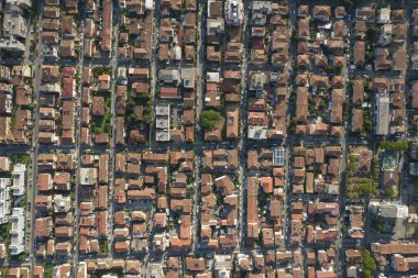 Aerial photographic documentation of a highly urbanized area by day 