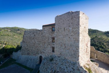 Toskana İtalya 'daki küçük Suvereto kalesinin fotoğraflı belgeleri.
