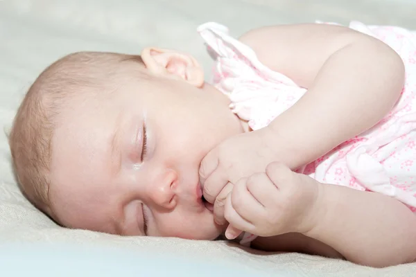 Retrato de um lindo bebê — Fotografia de Stock