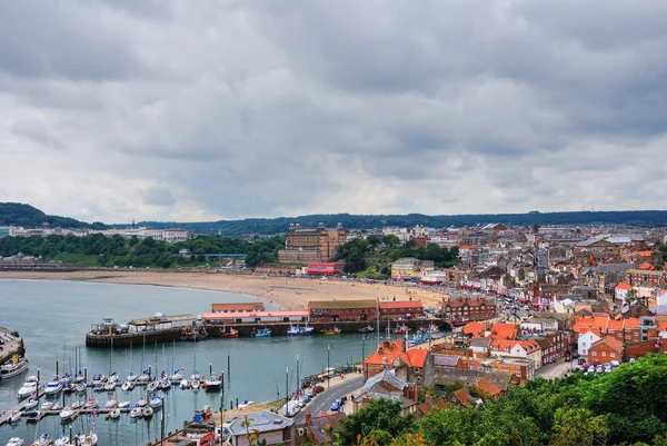Scarborough Harbour and beach — Stock Photo, Image