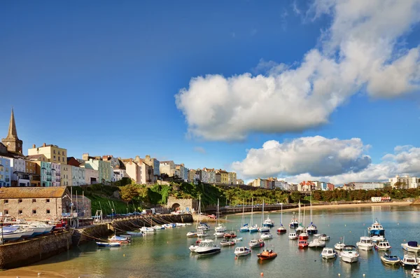 View of Tenby harbour against a blue summer sky. — Stock Photo, Image