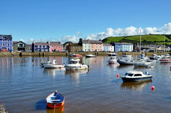Boats moored in Aberaeron harbour, Wales. — Stock Photo, Image