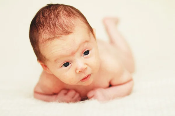 Bebê recém-nascido menina — Fotografia de Stock