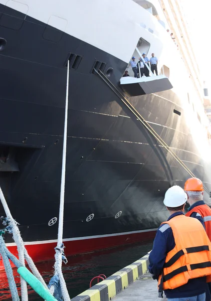 Arbeiter im Hafen — Stockfoto