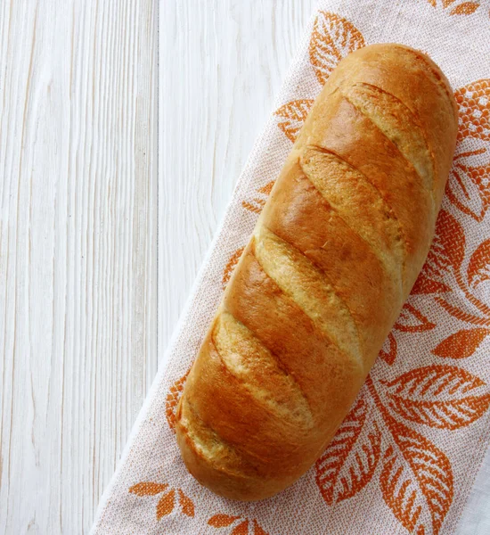 Bochník Čerstvý Chléb Stůl — Stock fotografie