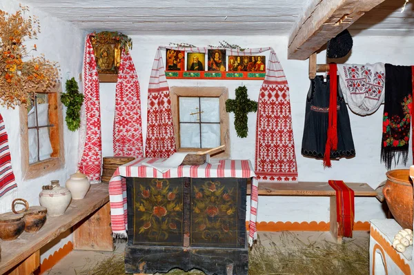Decoración Interior Una Antigua Cabaña Rural Estilo Tradicional Ucraniano Con —  Fotos de Stock