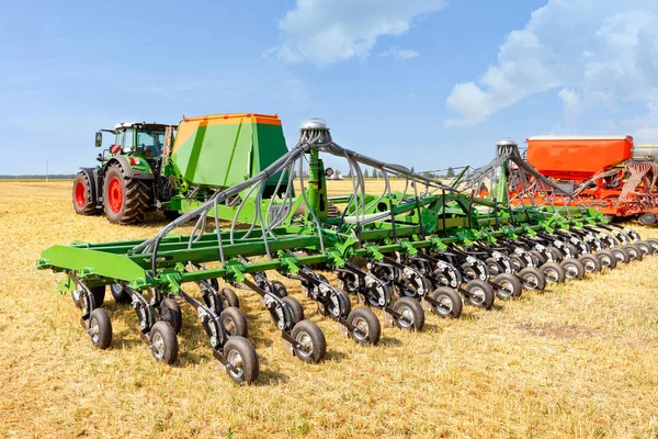 Modern Agricultural Seeders Pneumatic Distribution Mechanism Blue Cloudy Sky Summer — Fotografia de Stock