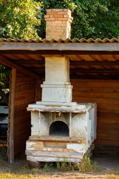 Wood Fired Old Brick Oven Outdoor Cooking Sits Slate Canopy — Stockfoto