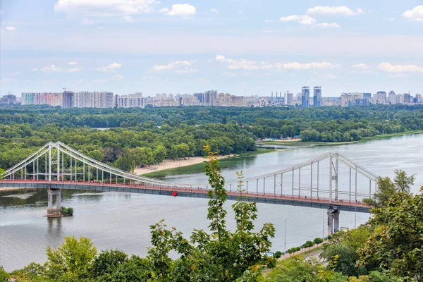 Pedestrian Bridge Dnipro River Trukhanovy Island Beach Kyiv Summer Day — Stock Photo, Image