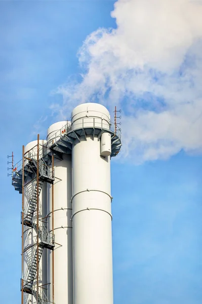 Fragment Pipes Heating Plant Emitting White Smoke Blue Sky Bright — Foto Stock