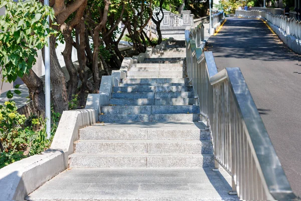 Granite Steps Stone Staircase Located Asphalt Road Modern City Park — Foto Stock
