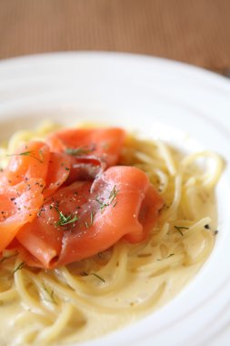 spagetti Füme somon ile